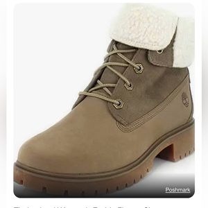Timberland Women's Teddy Fleece Boots.  Olive Green, size 7.5